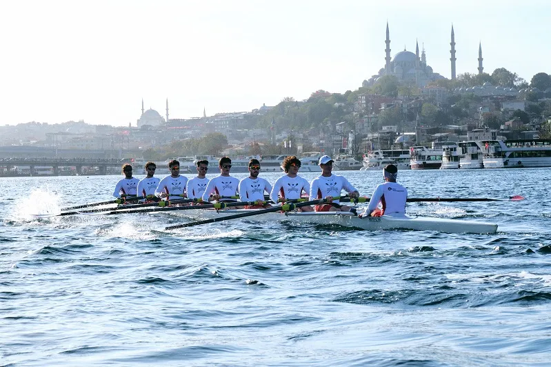 GENÇ SPORCULAR CUMHURİYET’İN 100. YILINDA DOSTLUK İÇİN 10. KEZ KÜREK ÇEKTİ
