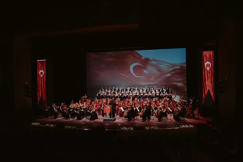 EFES KÜLTÜR YOLU FESTİVALİ CUMHURİYET KONSERİYLE BAŞLADI