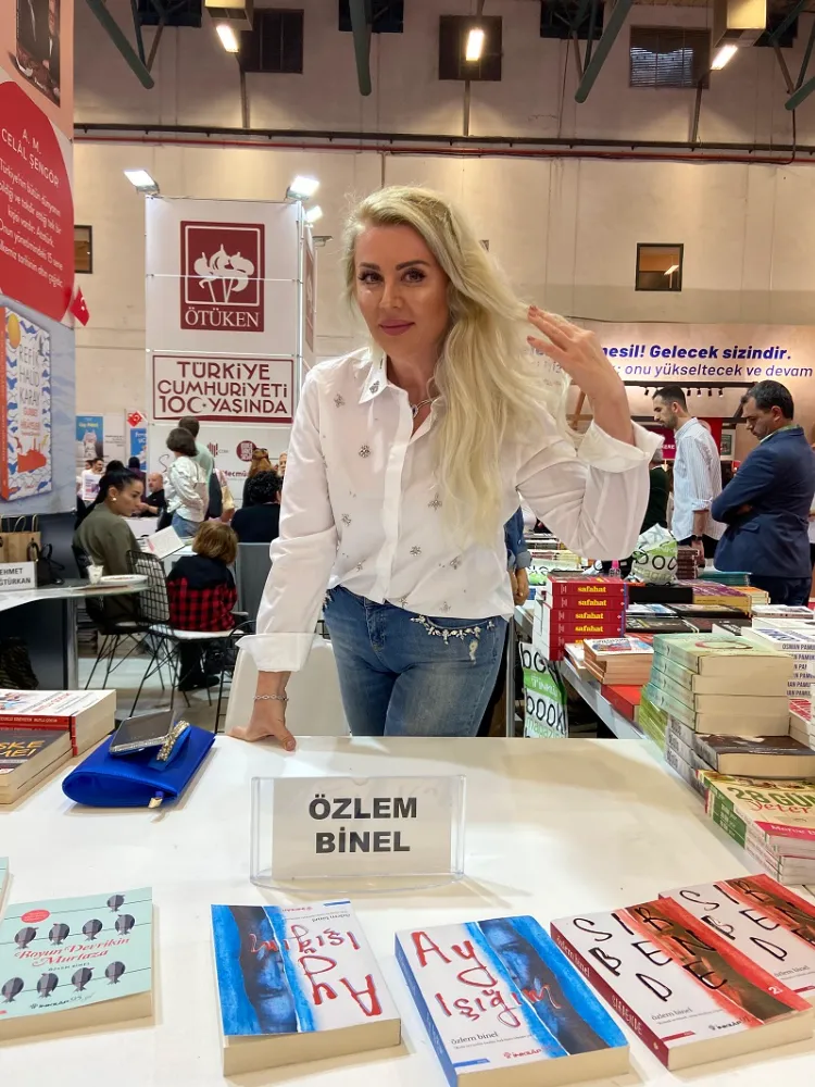 İNKILÂP KİTABEVİ’NE TÜYAP KİTAP FUARINDA OKUYUCULARDAN YOĞUN İLGİ!