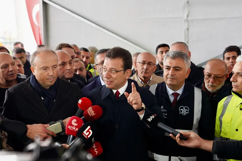 İMAMOĞLU: İBB’NİN KADİM KURUMLARINI KÜÇÜLTEN MUHALEFETİ SEVİYELİ DİL KULLANMAYA DAVET EDİYORUM 