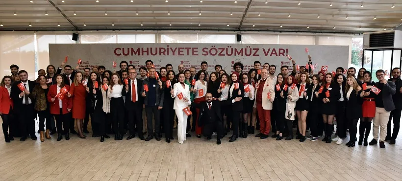 Gençlik “Bizim Bu Cumhuriyete Sözümüz Var” Dedi