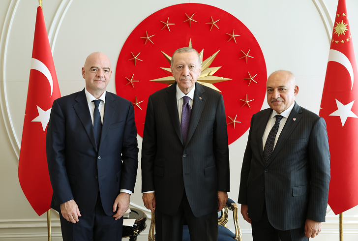 Cumhurbaşkanı Erdoğan, FIFA Başkanı Infantino ve UEFA Başkanı Ceferin’i Kabul Etti