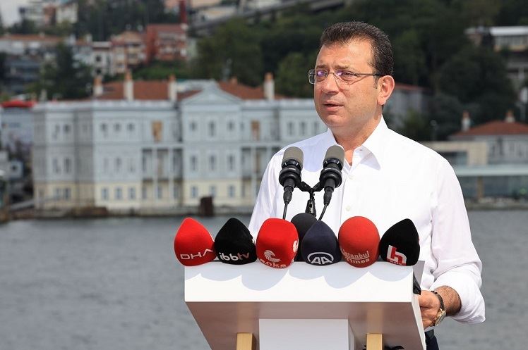 İMAMOĞLU’NUN HUKUKSUZCA YARGILANDIĞI DAVA 30 KASIM’A ERTELENDİ:  “HUKUKİ GARABET”