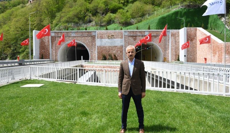 ULAŞTIRMA BAKANI URALOĞLU: YENİ ZİGANA TÜNELİNDEN 1.5 AYDA 251 BİN ARAÇ GEÇTİ