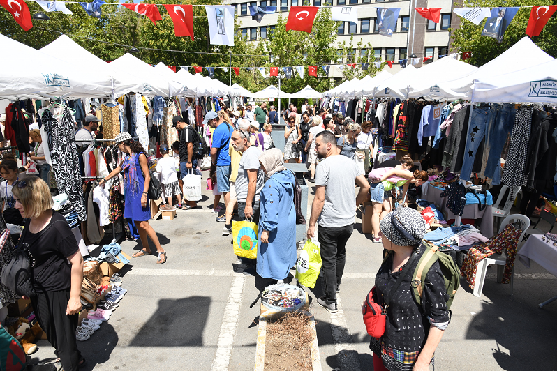 Kadıköy’de Yeniden Kullanım Pazarı Kuruldu