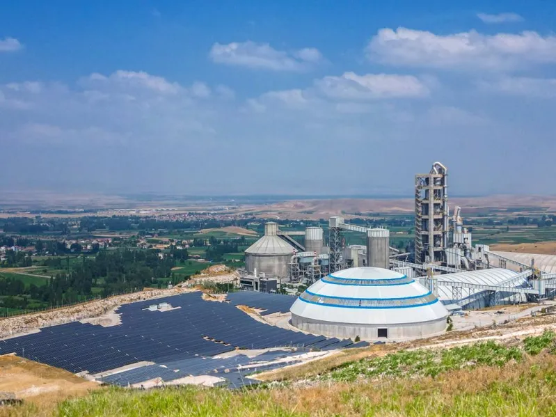 Çimsa Afyon Fabrikası’nda güneş enerjisinden elektrik üretimi başladı