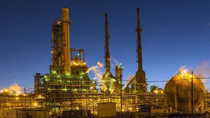 Suudi Arabistan, Çin’e 6.4 milyar dolarlık petrokimya yatırımı yapacak 