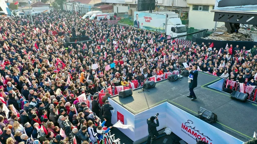 BAYRAMPAŞA’DA HALKLA BULUŞTU