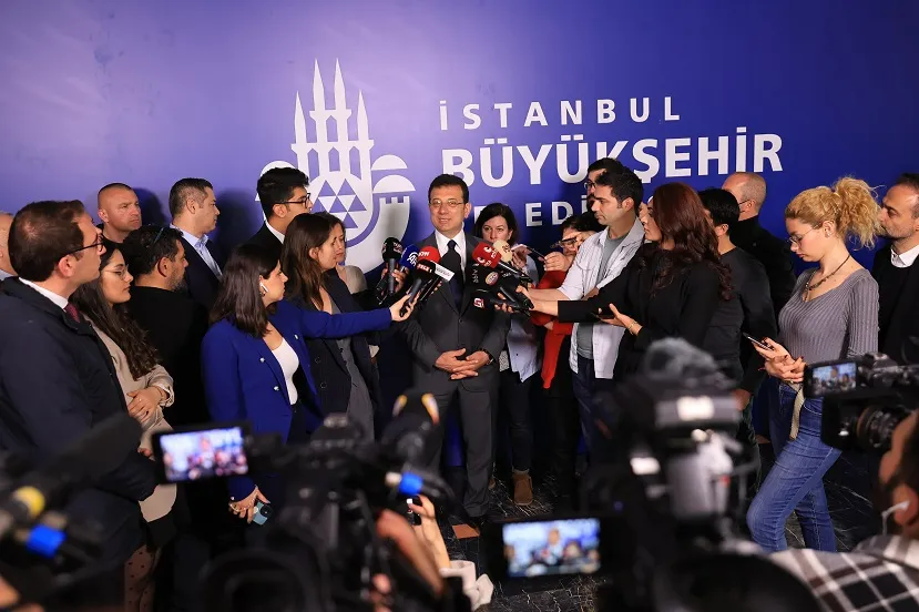 İMAMOĞLU’NDAN KURUM’A ‘KÖFTECİ’ YANITI: BEN, ONA, ‘BAKAN OLAMAZSIN DEMEDİM, KÖFTECİ OLAMAZSIN’ DEDİM