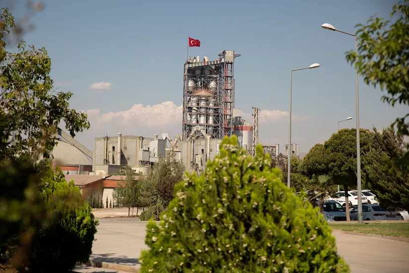 ÇİMKO Çimento Narlı Fabrikası, CSC Kaynakların Sorumlu Kullanımı Sertifikasını Altın Seviyede Yeniledi