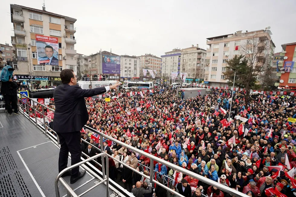 İMAMOĞLU, ÇELİK VE EMECAN BAHÇELİEVLER’DE HALKLA BULUŞTU 