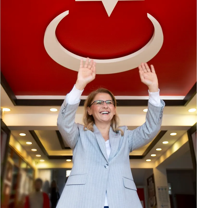 DR. AYŞEGÜL OVALIOĞLU BAKIRKÖY’ÜN İLK KADIN BELEDİYE BAŞKANI OLDU