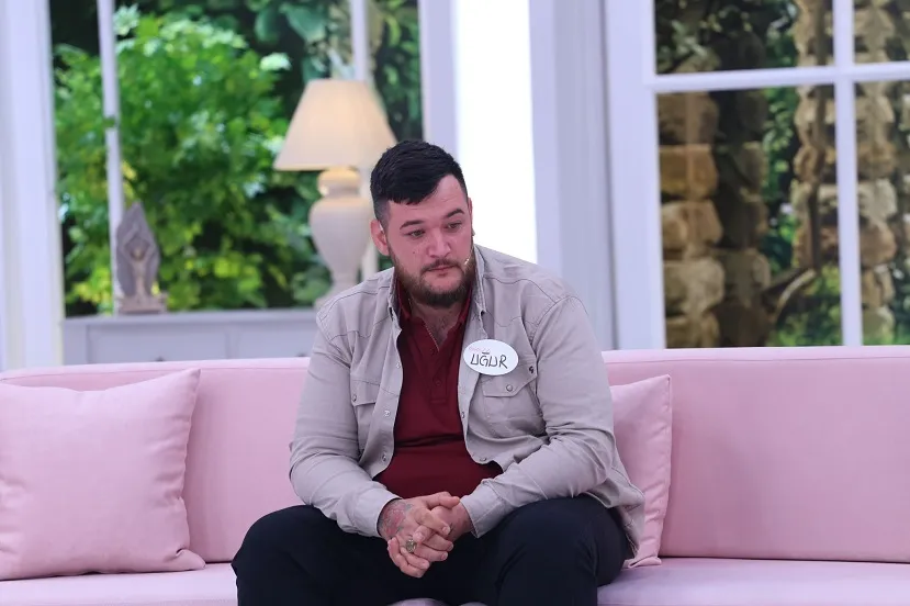  ESRA EROL’DA TÜRKİYE’DE BİR İLK YAŞANDI! “ÖLDÜ” SANDIĞI ANNESİ, “TEYZESİ” ÇIKTI!