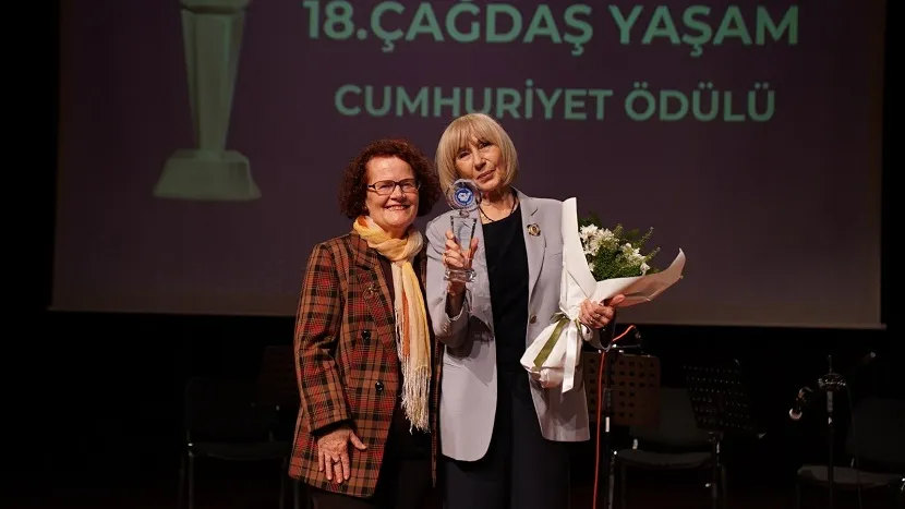 18. ÇAĞDAŞ YAŞAM CUMHURİYET ÖDÜLÜ AYŞE KULİN’E VERİLDİ