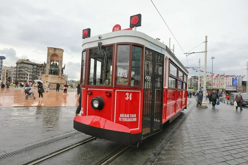 İSTİKLAL CADDESİNE BATARYALI TRAMVAY GELİYOR