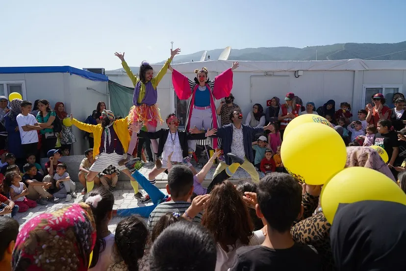 Kahve Dünyası Bu Yıl da 23 Nisan’ı Hatay’da Çocuklarla Birlikte Kutladı