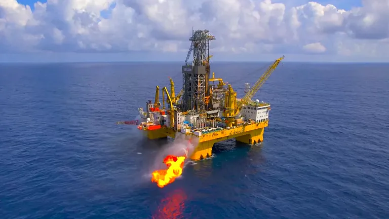 Çin’in derin deniz doğal gaz alanı rekor gaz üretimi elde etti
