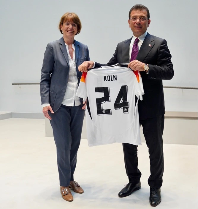 ALMANYA’DA İMAMOĞLU COŞKUSU 
