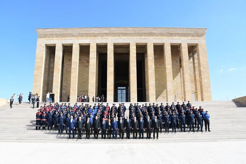 Denizlili itfaiyecilerden Anıtkabir’e anlamlı ziyaret
