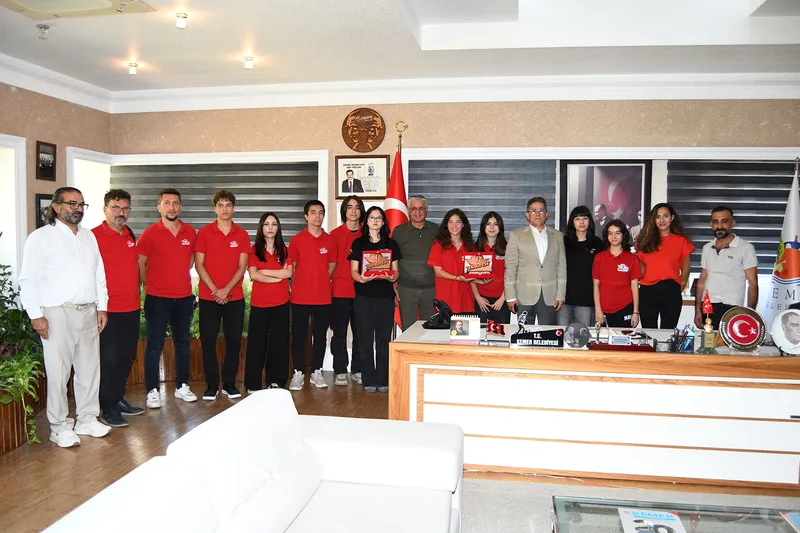 Başarılarını Başkan Topaloğlu ile paylaştılar