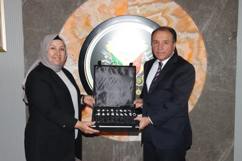 AKÜ Rektörü Prof. Dr. Mehmet Karakaş, İscehisar Belediye Başkanı Seyhan Kılınçarslan