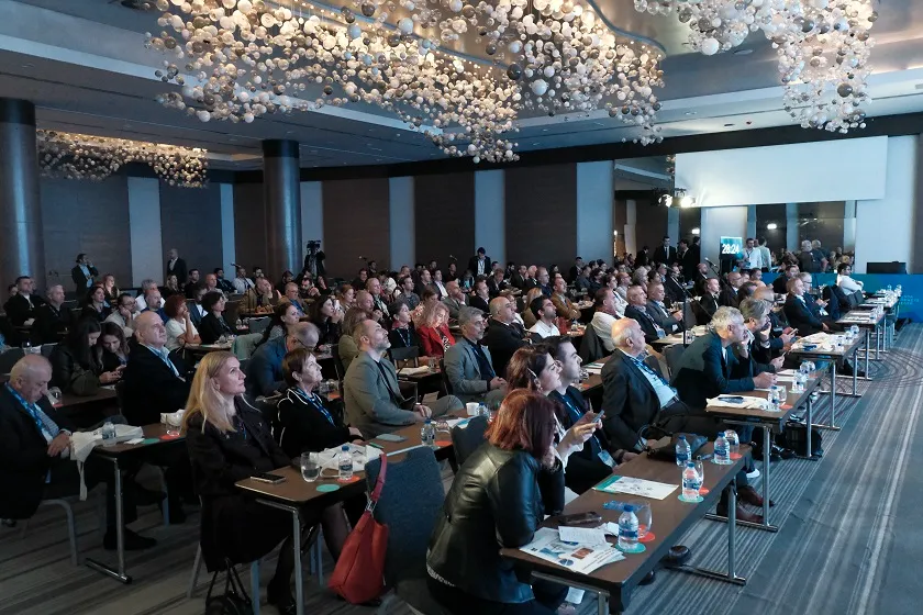 Göz Hekimleri Canlı Cerrahi Sempozyumu’nda Buluştu