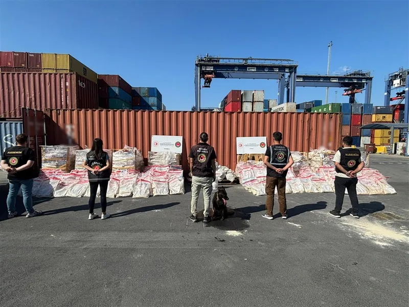 Türkiye-İspanya İşbirliğiyle 1,7 Ton Kokain Ele Geçirildi