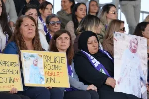 Eşbaşkan Bucak, Rojin Kabaiş için adalet talepli maçı tribünden izledi