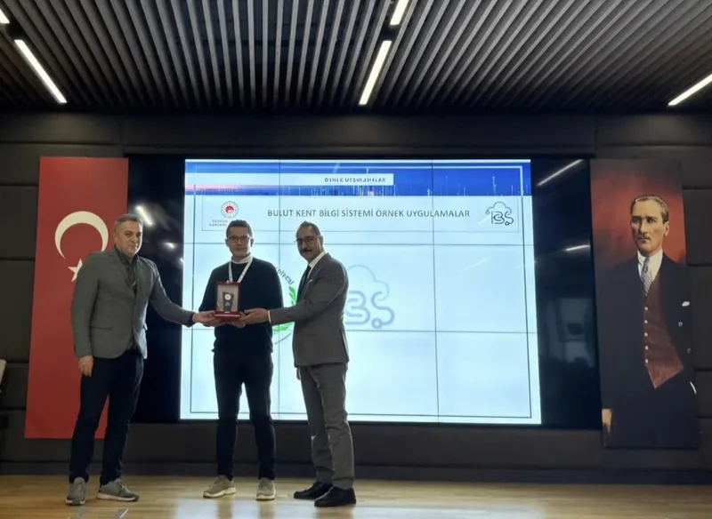 Bozüyük Belediyesi Coğrafi Bilgi Sistemleri Ödülü Aldı