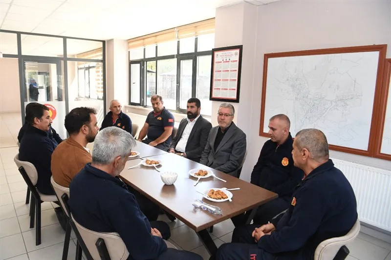 EŞBAŞKAN SÖYLEMEZ