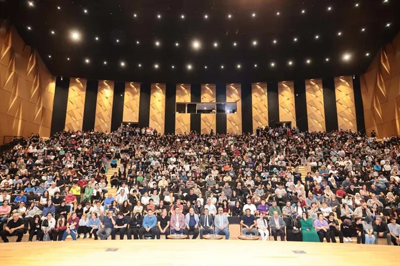 Denizli Büyükşehir’den liselilere ulaşım desteği