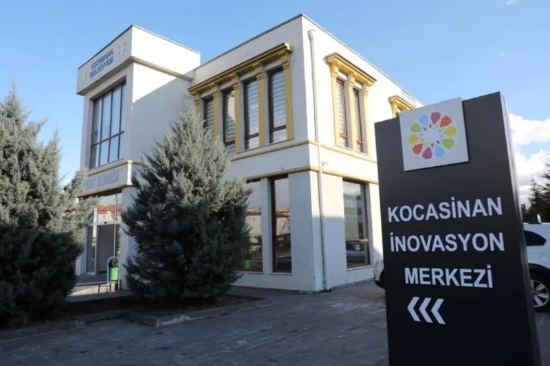 Kocasinan Belediyesi, Kocasinan IQ İnovasyon Merkezi ile gençleri geleceğe hazırlıyor
