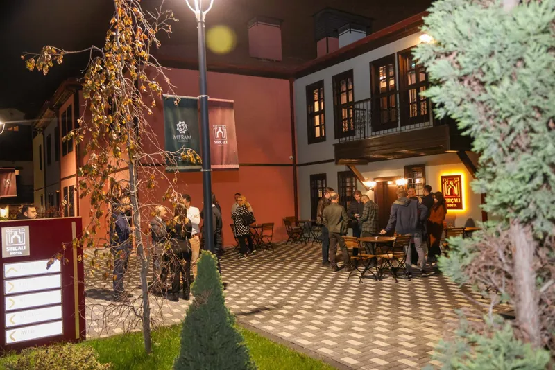 Turizm Rehberlerinden Sırçalı Hotel