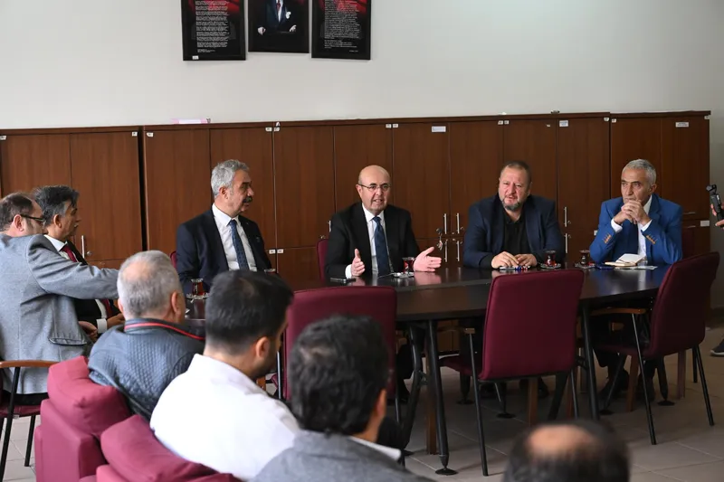 Kırşehir Belediye Başkanı Ekicioğlu Okul Ziyaretlerini Sürdürüyor