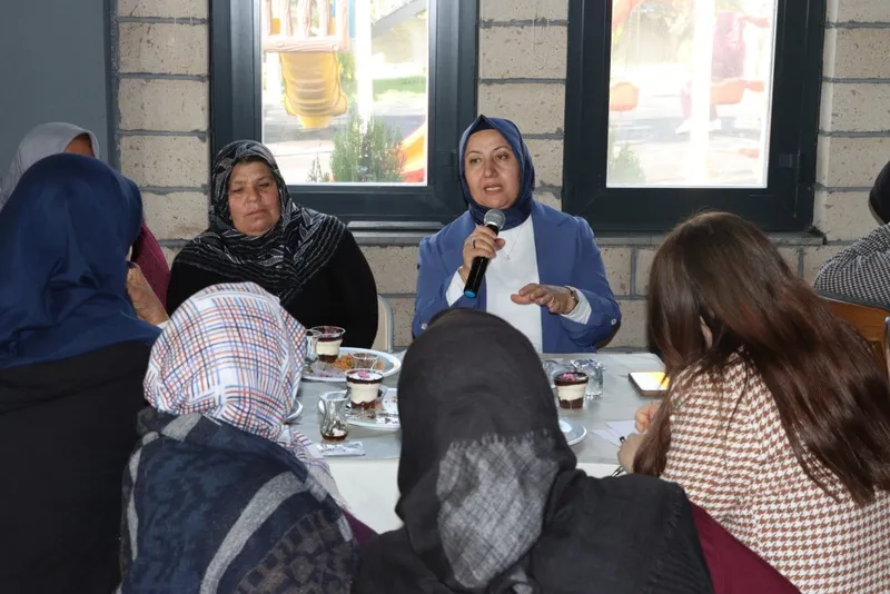 Kadınlara Özel Halk Günü Toplantıları Devam Ediyor