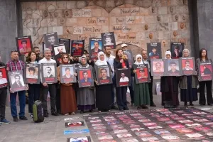 Diyarbakır Eşbaşkanları, kayıp yakınlarının 872. hafta eylemine katıldı