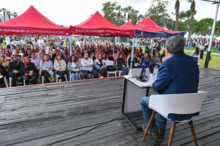 AAhmet Ümit İZKİTAP’ta yeni romanından ipuçları verdi