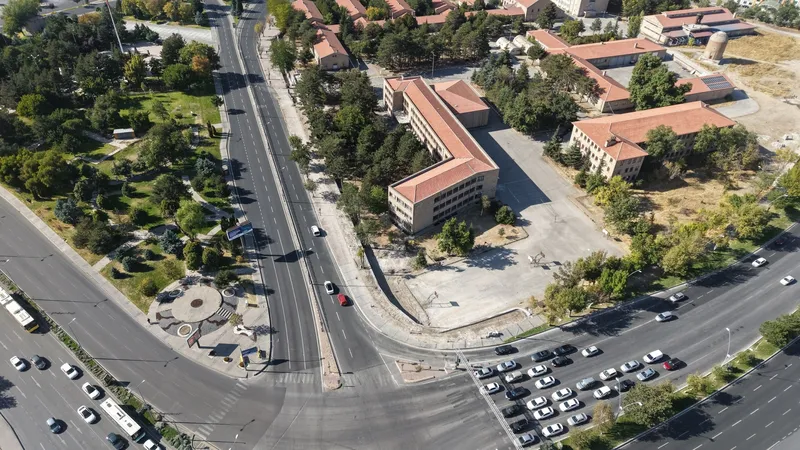 Büyükşehir’den Kartal Katlı Kavşağı ve Alternatif Yol Çalışmaları