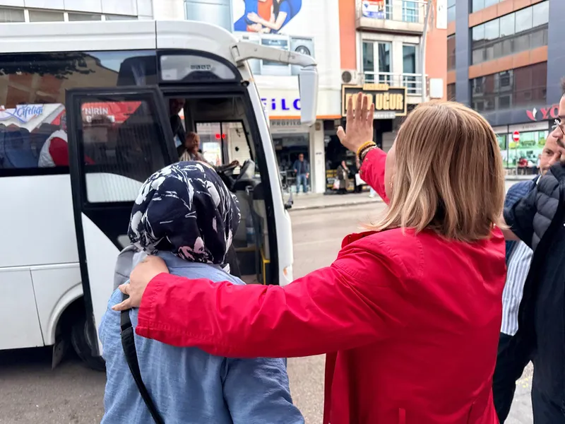 BAŞKAN HÜRRİYET, GÜNE ÜÇYOL VE BEKİRDERE’DE EMEKÇİLERLE BAŞLADI