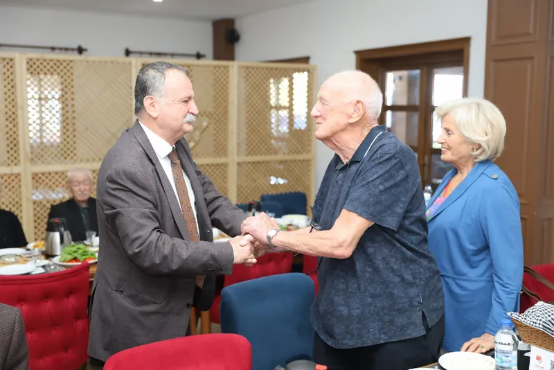 YUNUSEMRE’DEN 1 EKİM YAŞLILAR GÜNÜNE ÖZEL ETKİNLİK