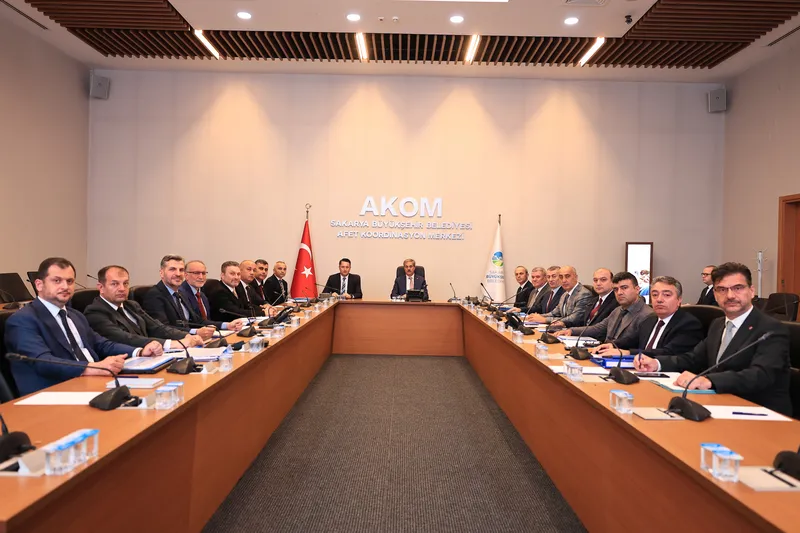 “Su kayıplarını minimuma indirecek, yeni kaynaklarla su geleceğimizi garanti altına alacağız”