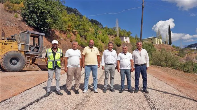 ÇAMLICA MAHALLESİ’NE 5 KİLOMETRE UZUNLUĞUNDA ASFALT YAPILIYOR