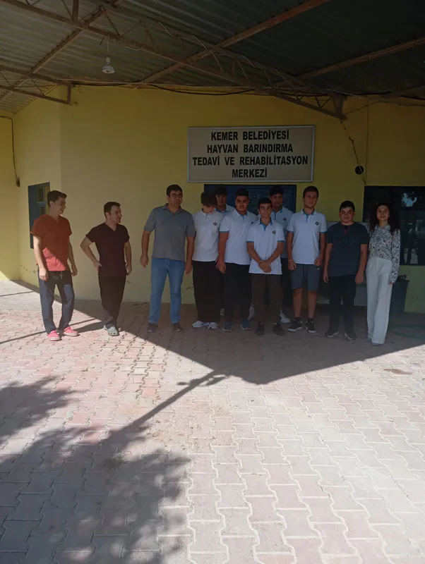 Öğrencilerden barınağa ziyaret