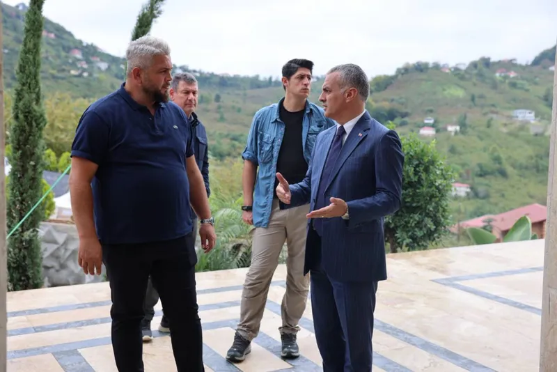 BAŞKANIMIZ İLÇEMİZDE YAPIMI DEVAM EDEN TURİZM TESİSİNDE İNCELEMELERDE BULUNDU