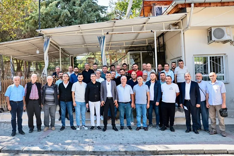 Başkan Çavuşoğlu minibüs şoförleriyle buluştu