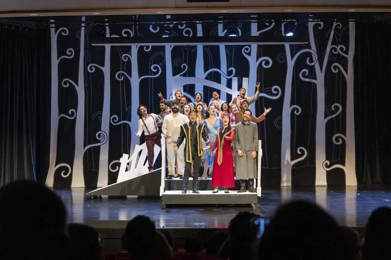 Mersin Şehir Tiyatrosu 25. Sezonuna ‘Bahar Noktası’yla Masalsı Bir Başlangıç Yaptı