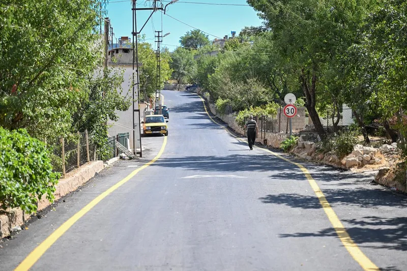 Mersin Büyükşehir Belediyesi Gülnar’da Yolları Yeniliyor