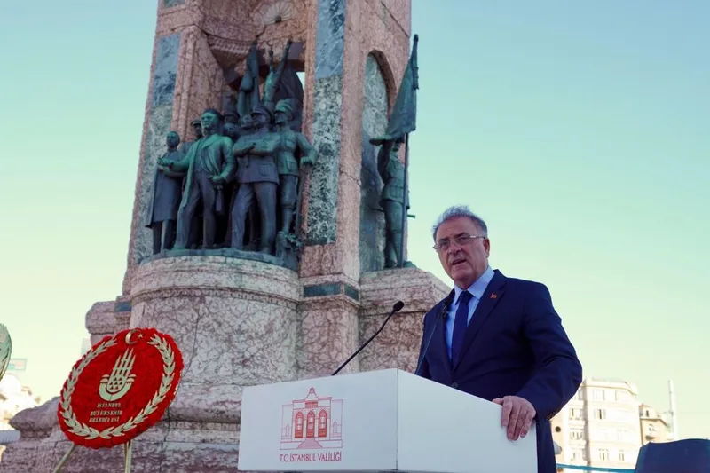 6 EKİM İSTANBUL’UN KURTULUŞU’NUN 102. YILI TAKSİM’DE KUTLANDI