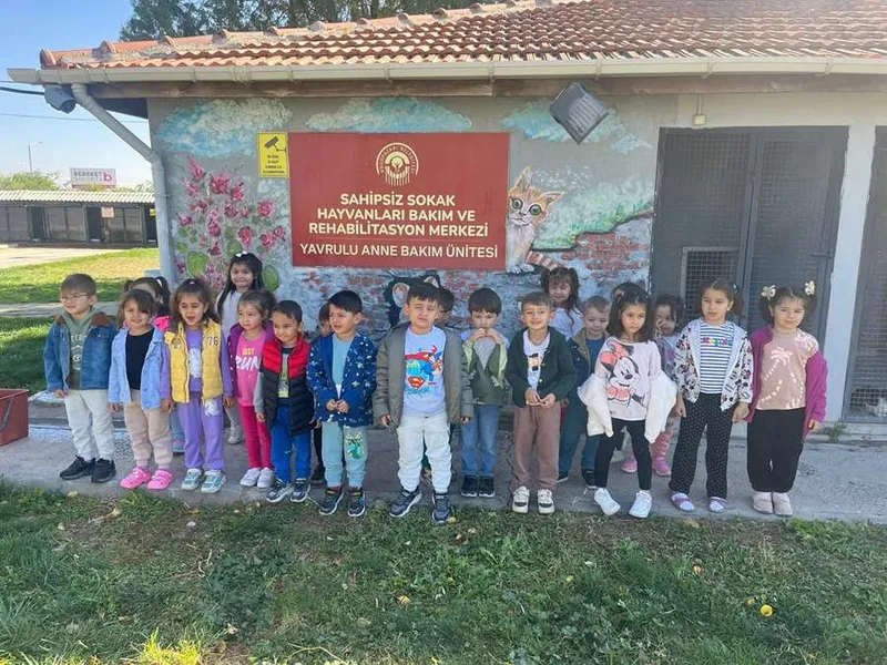 Minik Öğrenciler Hayvan Barınağını Ziyaret Etti
