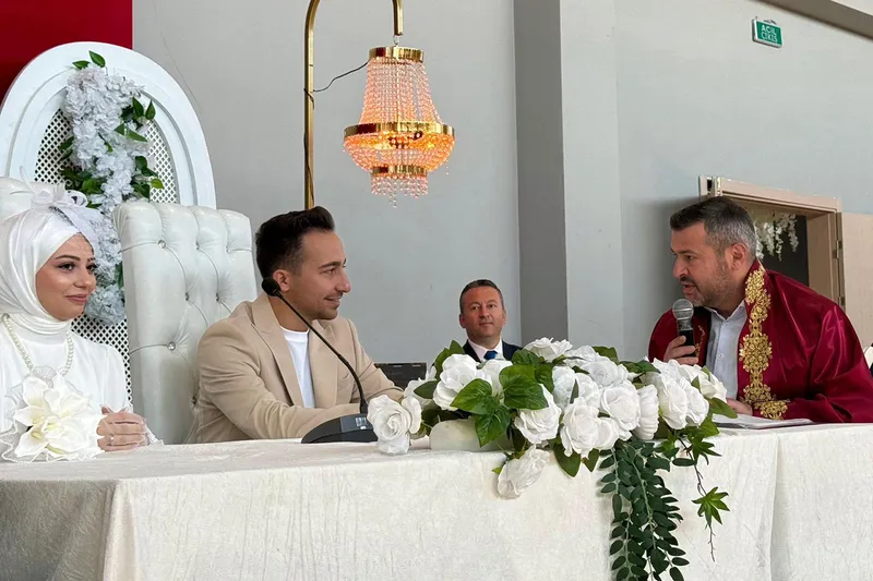 Karabük Belediye Başkanı Çetinkaya, Esma ve Sinan Çiftinin Nikahını Kıydı